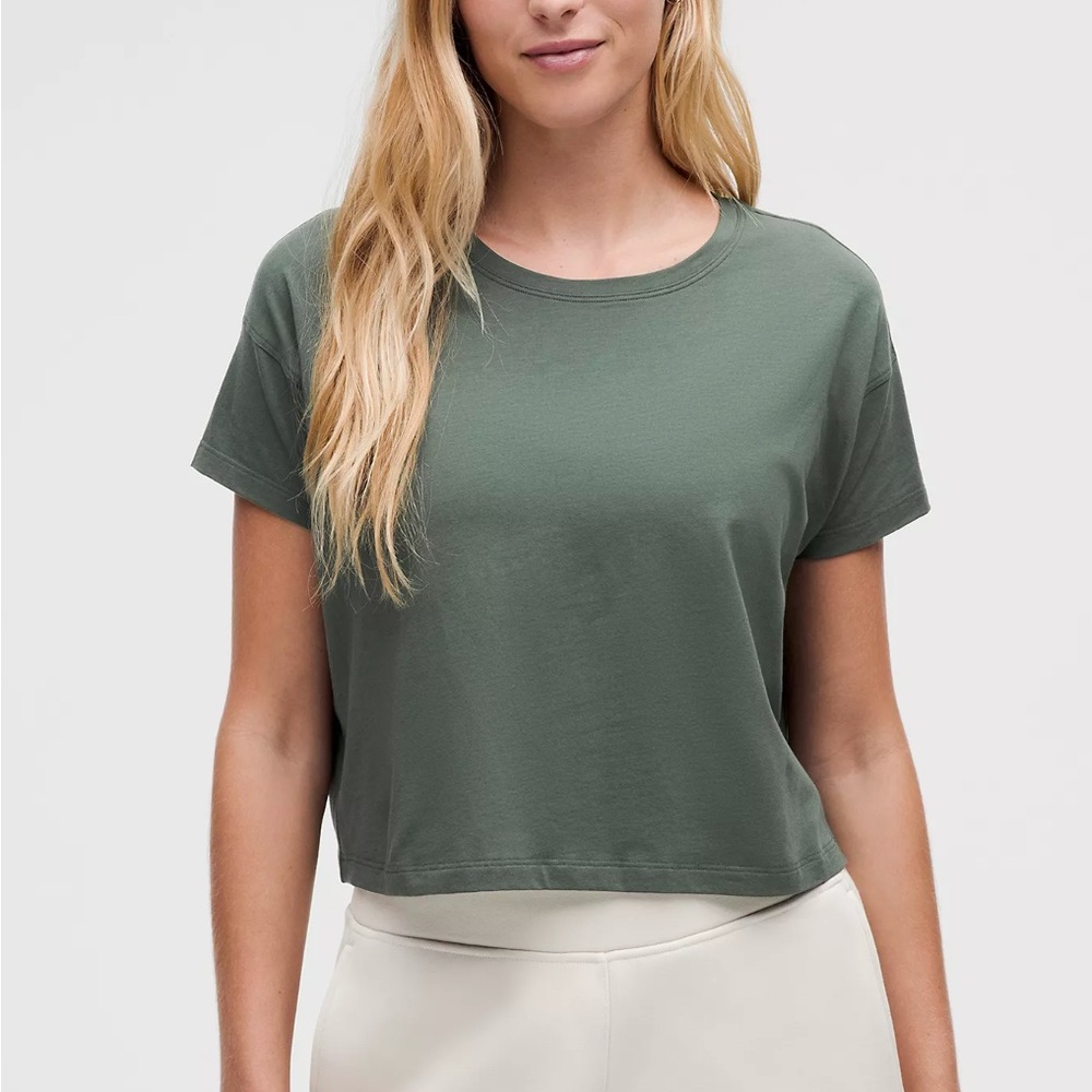 Lululemon Green Cropped Shirt
